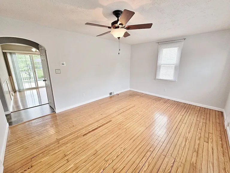125 Grant Dr — Photo 6