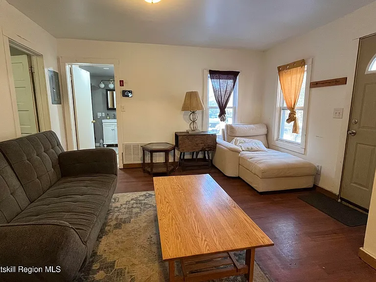 879 Samsonville Rd — Photo 2