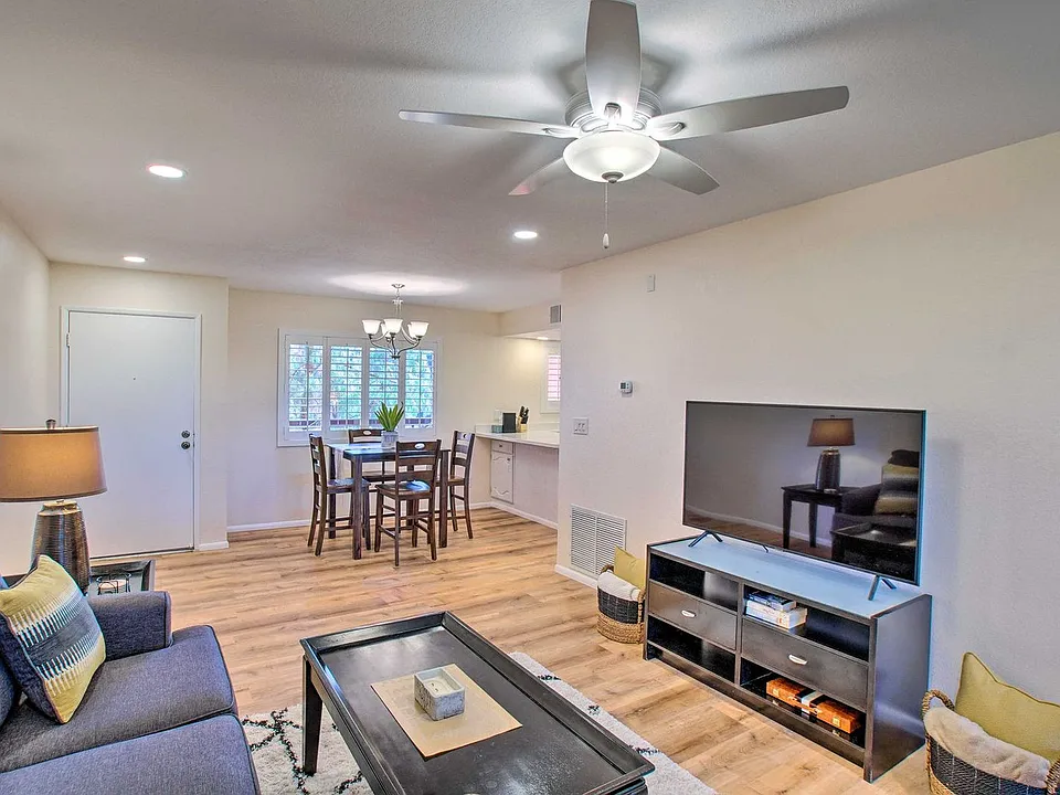 4303 E Cactus Rd #3-ID1546212P