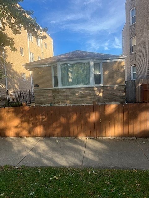 1st image of 6539 N Sacramento Ave