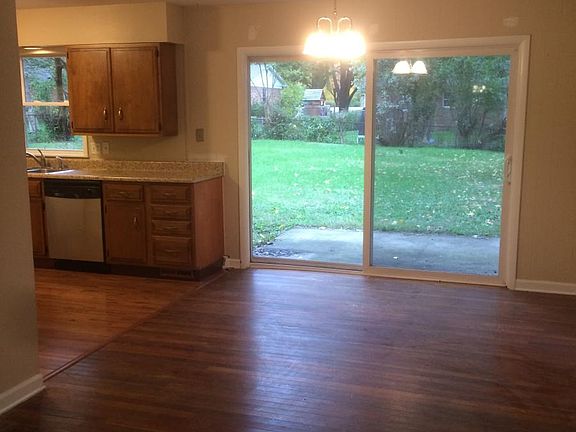 5th image of 1306 Orchard Park Dr N