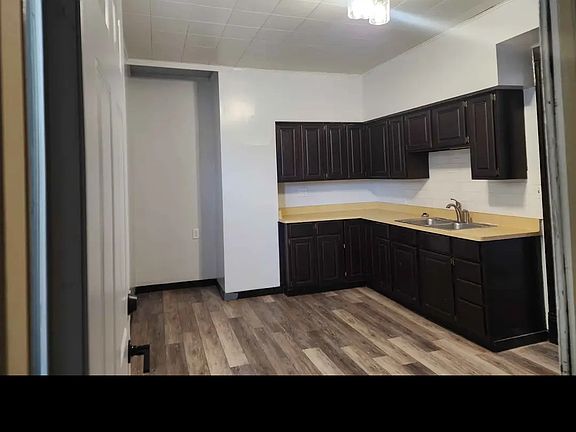 5th image of 525 N 31st St