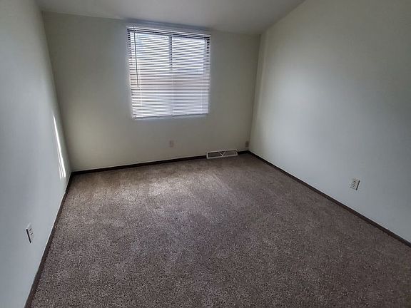 4th image of 10012 W Fond Du Lac Ave