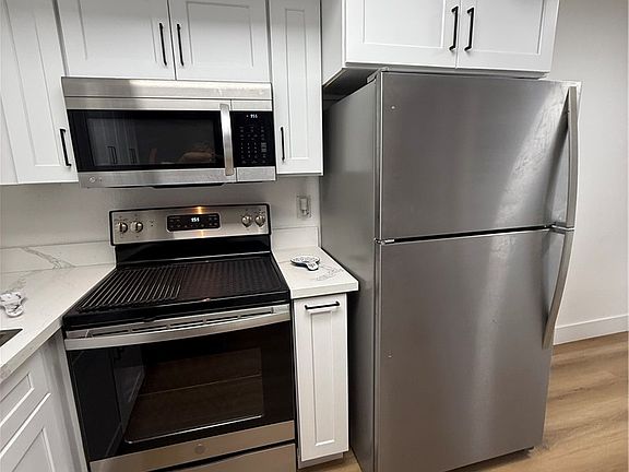4th image of 4300 N Lamont St APT 216