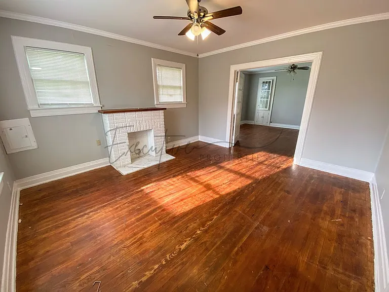 633 Enterprise Blvd — Photo 2