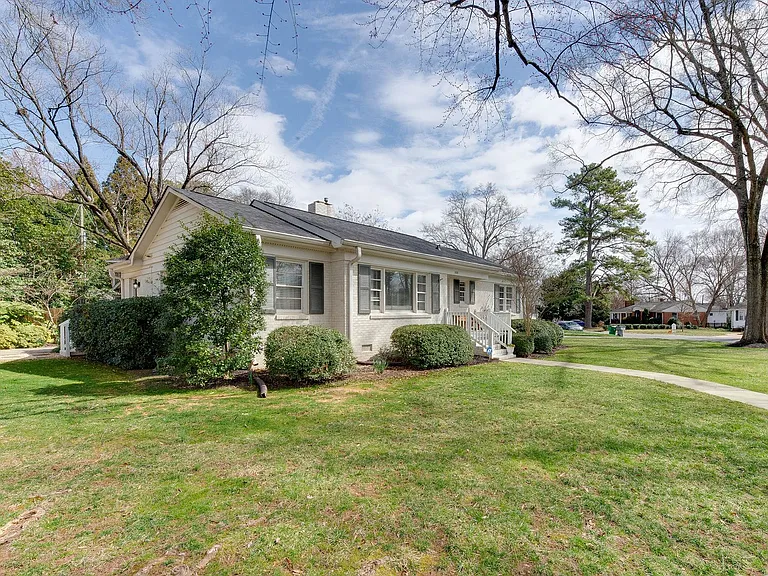 3221 Sunset Dr — Photo 57