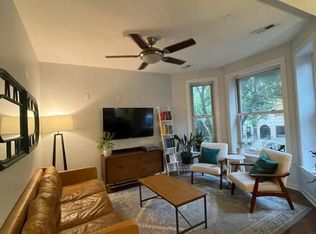 817 W Newport Ave #2, Chicago, IL 60657