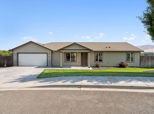 610 Botaka Loop, Benton City, WA 99320