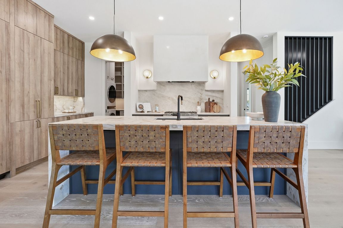 next background image