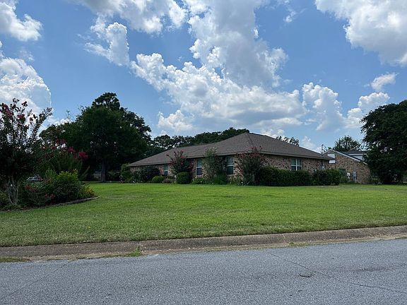 3rd image of 3995 Goya Dr
