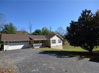4 Doshia Ln, Fletcher, NC 28732