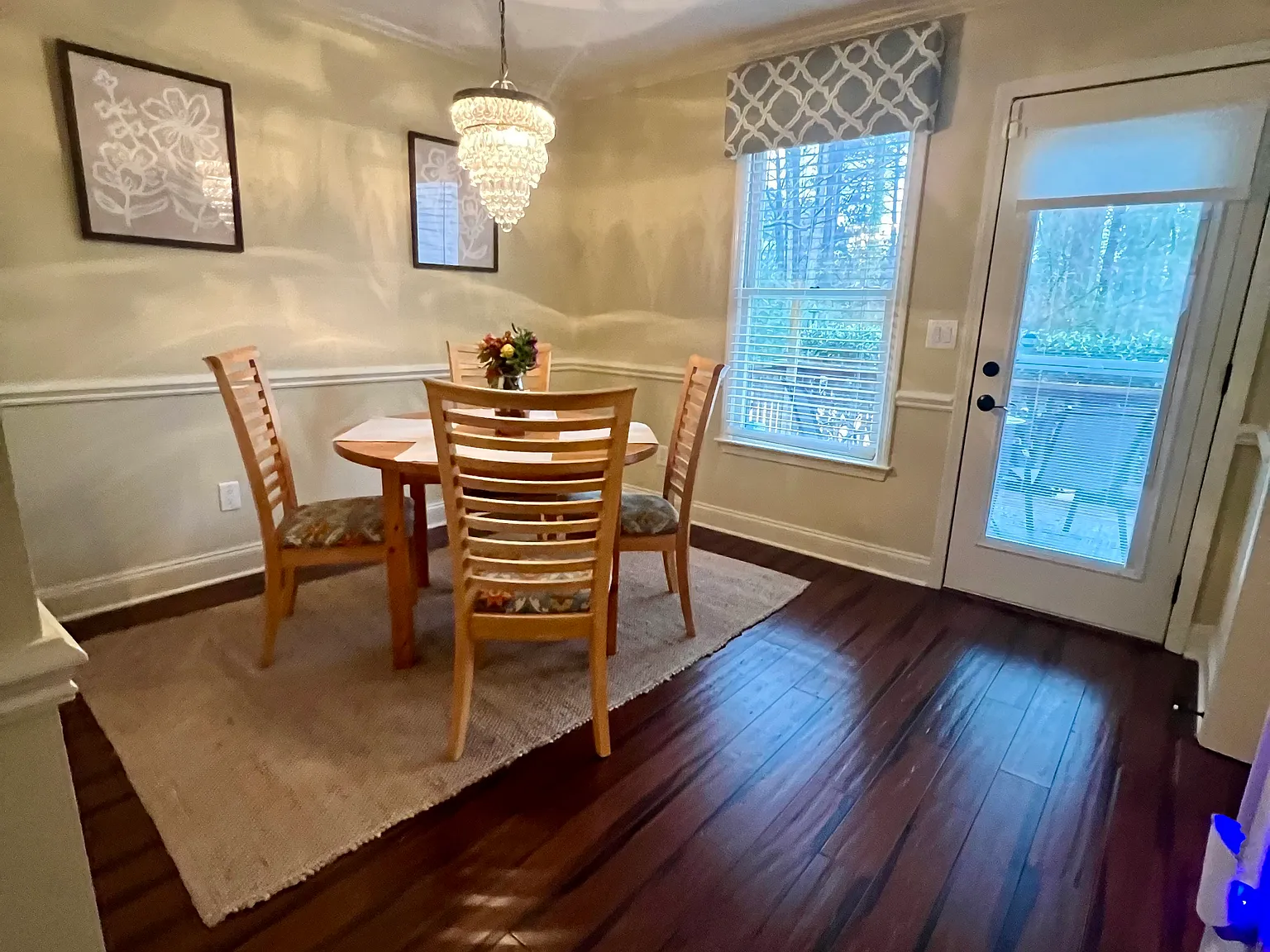 2 bed, 2.5 bath, 1300 sqft, $1,800 — Photo 3