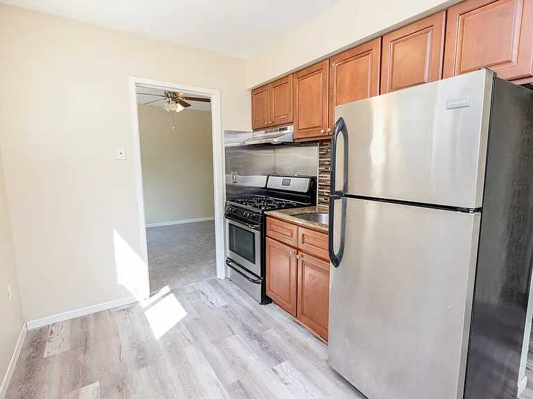 Minnehaha Apartments — Photo 24