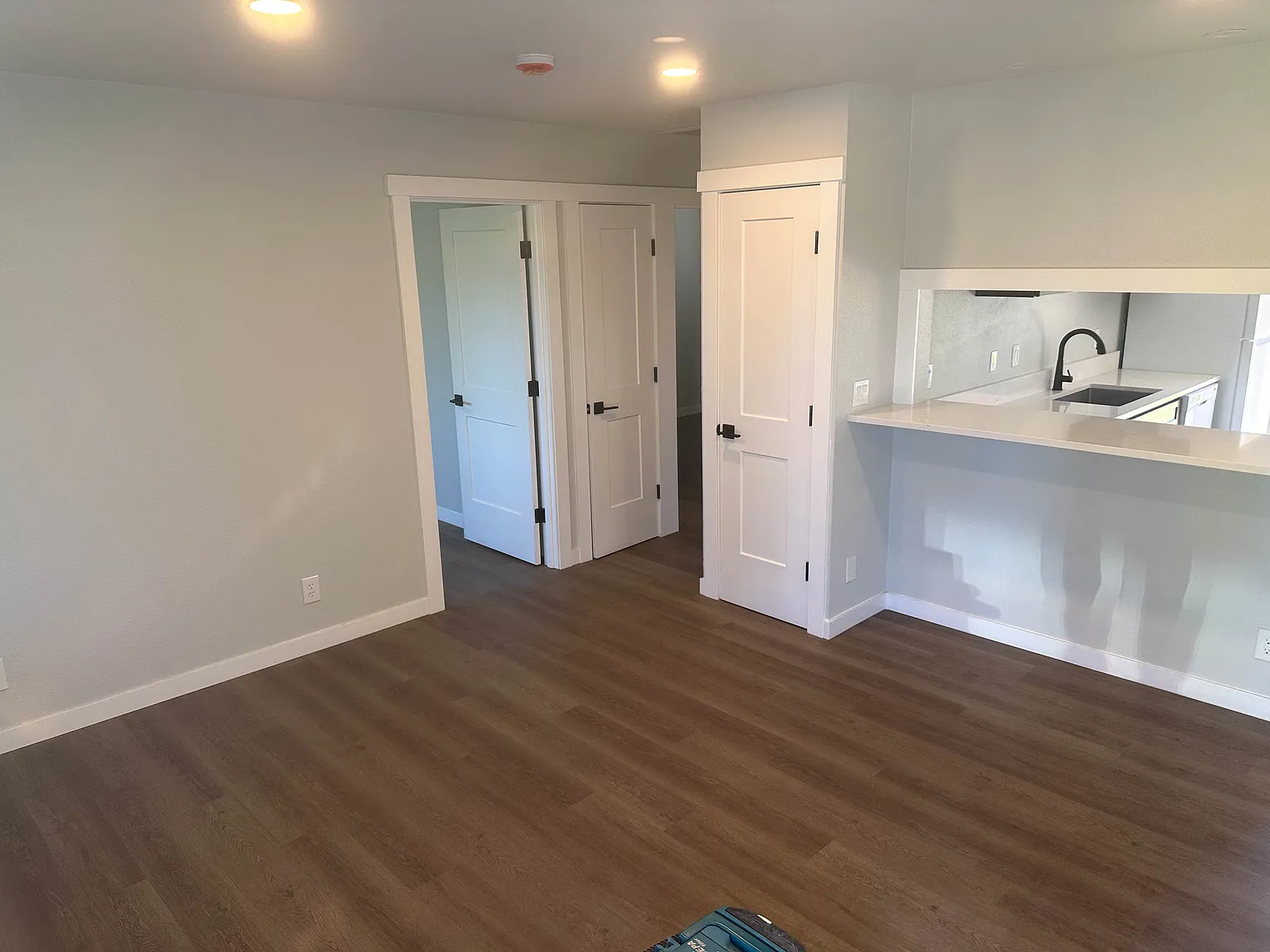 2 bed, 750 sqft, $2,100 — Photo 1