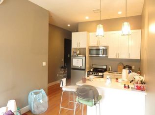 186 Broadway, Brooklyn, NY 11211