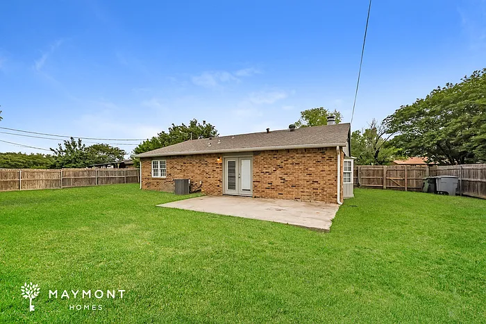 709 Lawndale Dr — Photo 11