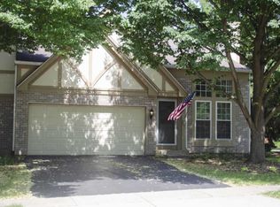 1400 W Sapphire Dr, Hoffman Estates, IL 60192