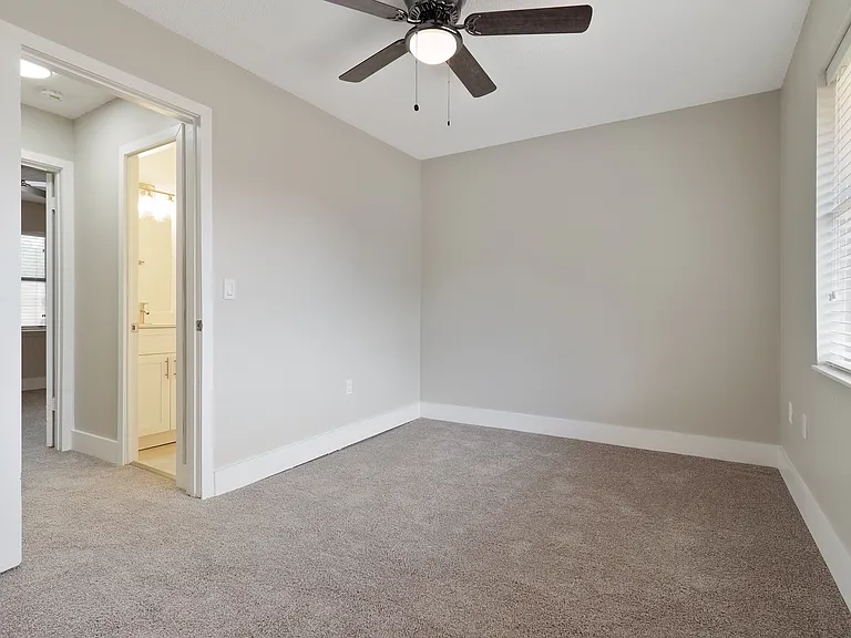 Emerald Cove West — Photo 16