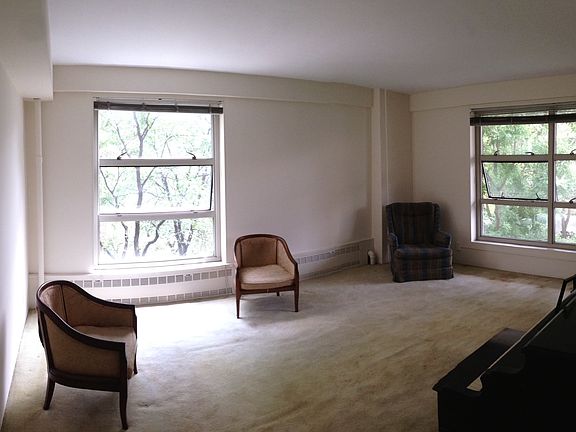 3rd image of 80 La Salle St APT 6F