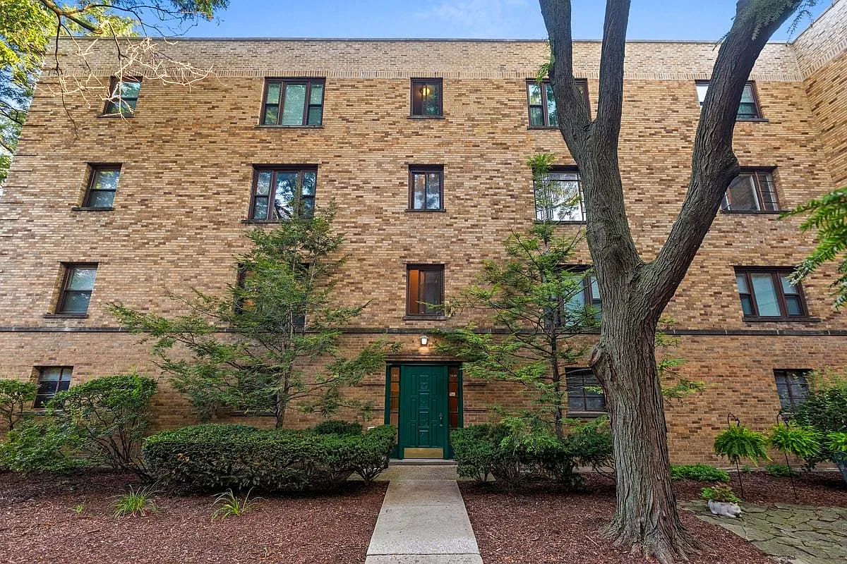 2 bed, 793 sqft, $1,800 — Photo 1