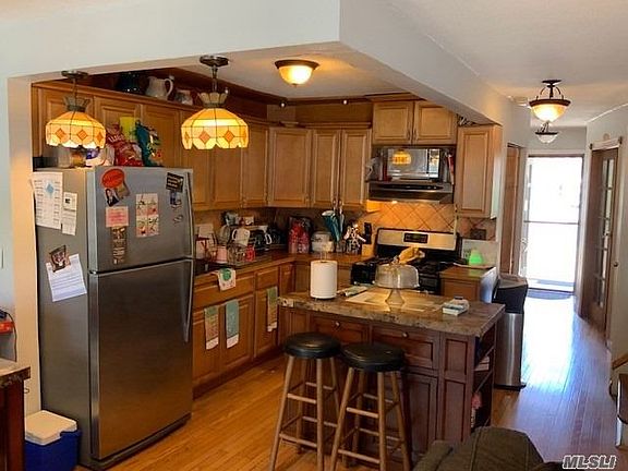 2nd image of 2673 W 37th St