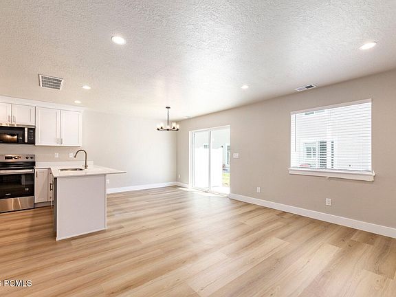 4th image of 45 Wild Deer Dr #2