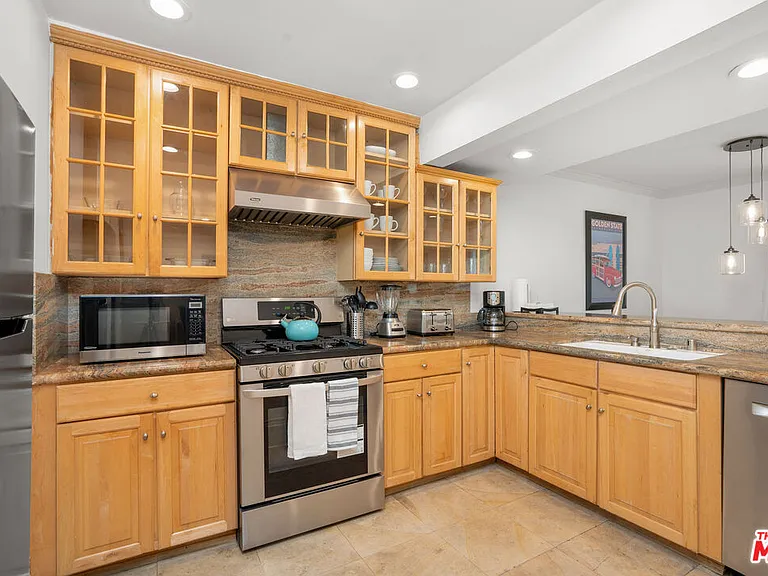 2101 Ocean Ave #3 — Photo 8