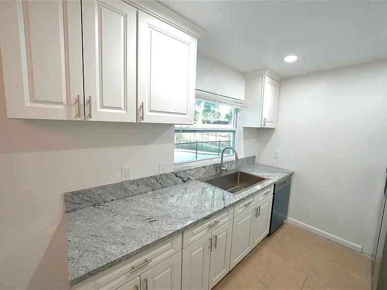 2619 Hendy Ct — Photo 7