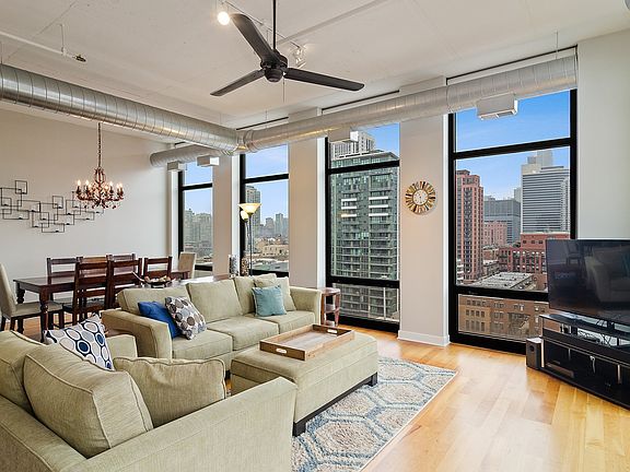 3rd image of 740 W Fulton St APT 1101