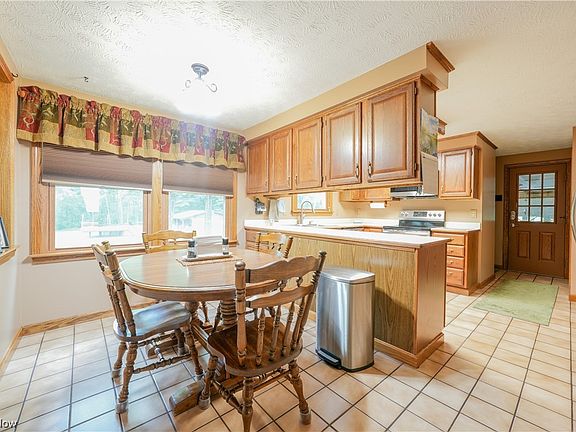 5717 Phillips Rice Rd, Cortland, OH 44410 | MLS #4479485 | Zillow