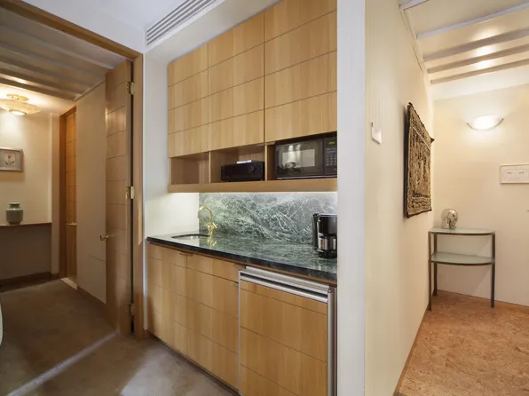 111 East 56th Street 1400 image 2 of 4