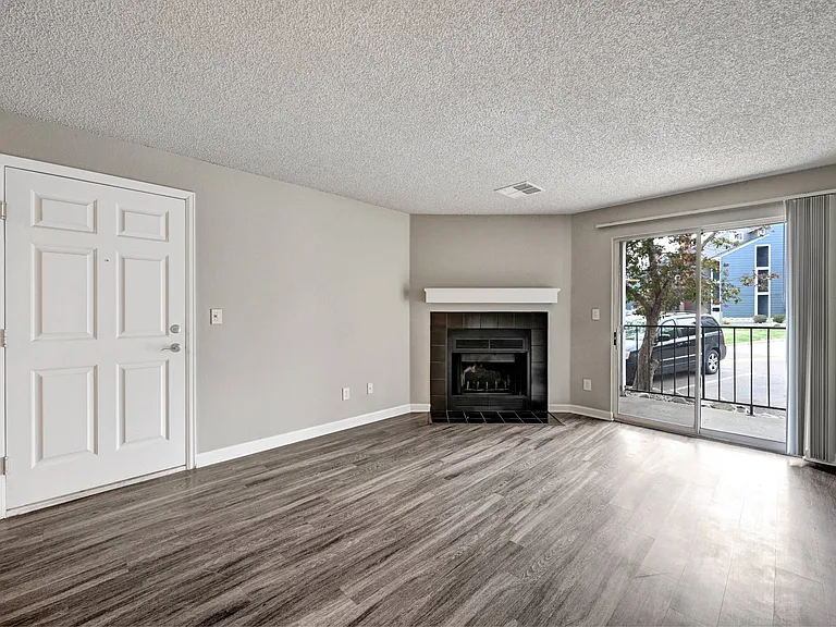 Summit Riverside — Photo 8