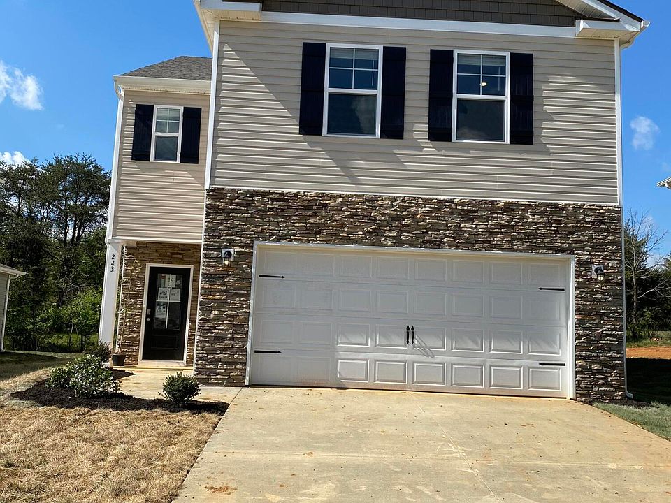 1st image of 223 Crockett Dr