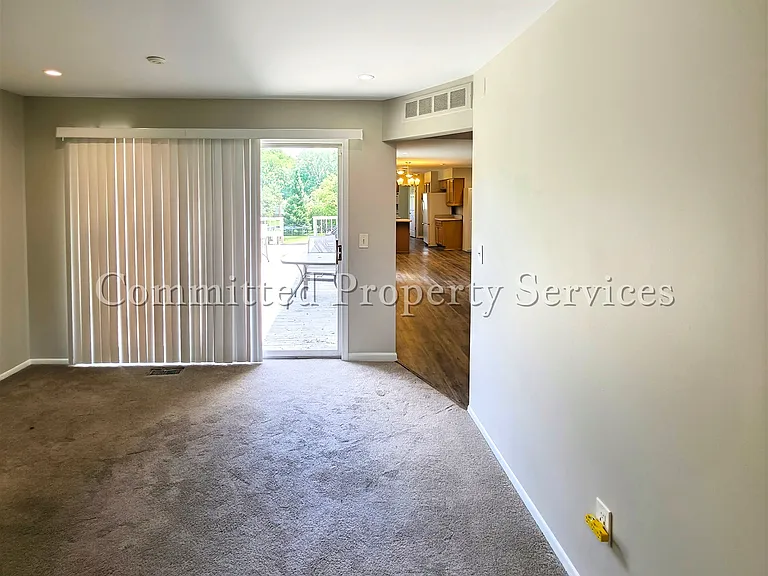 38156 Southfarm Ct — Photo 5