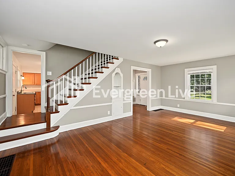 3050 Sheldon Ave — Photo 5