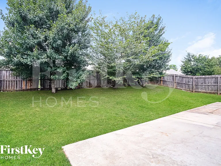 9613 Rothman Ln — Photo 14