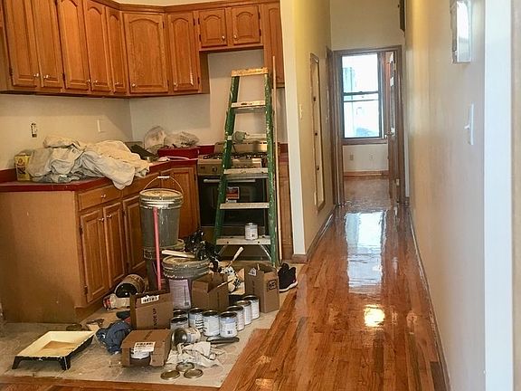 3rd image of 704 Washington Ave #2F