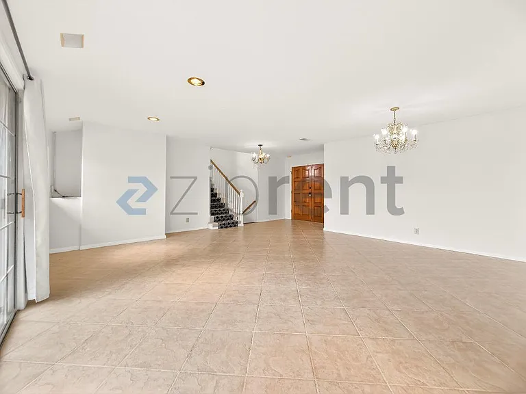 9534 Swinton Ave — Photo 4