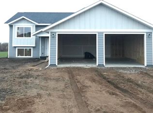 705 Sunset Cir, Lake Norden, SD 57248