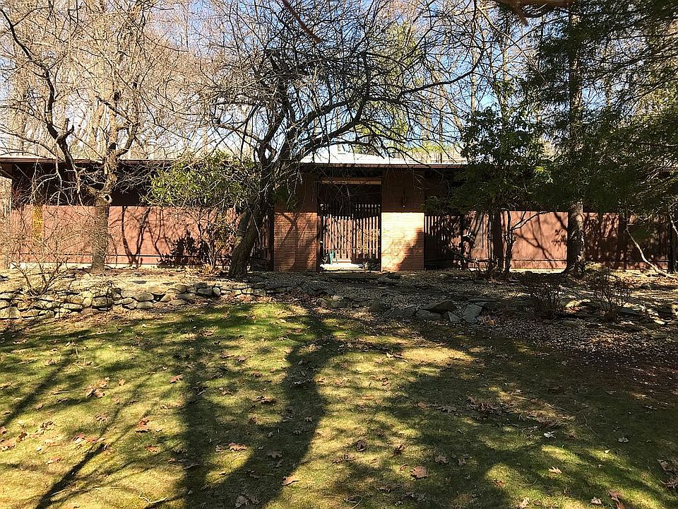 1st image of 4 Aspen Ct