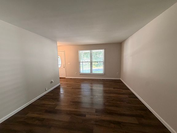 3rd image of 27 Millrace Dr