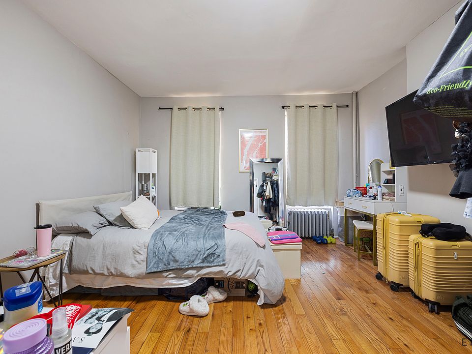1st image of 296 Hewes St #A