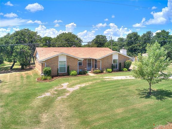 4th image of 705 Whispering Ln
