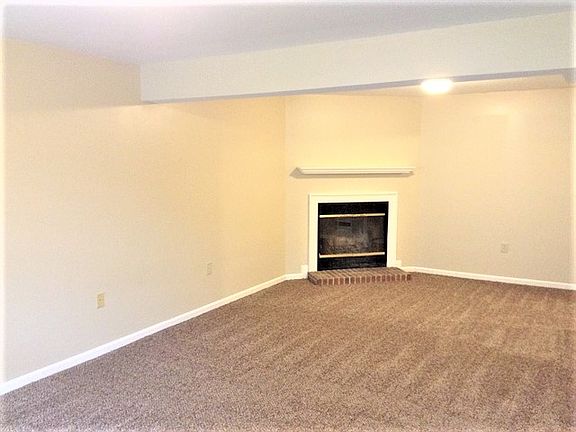 4th image of 103 Carrie Way Dr