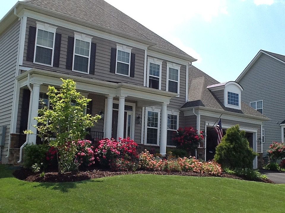 1st image of 8 Columbia Way