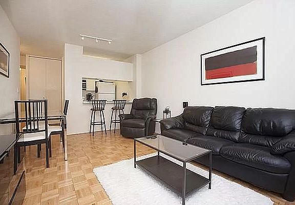 3rd image of 250 E 40th St APT 16A