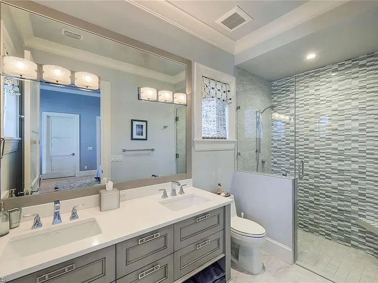425 Harbour Dr — Photo 17