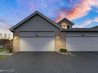 9740 W 154th St #9740, Orland Park, IL 60462