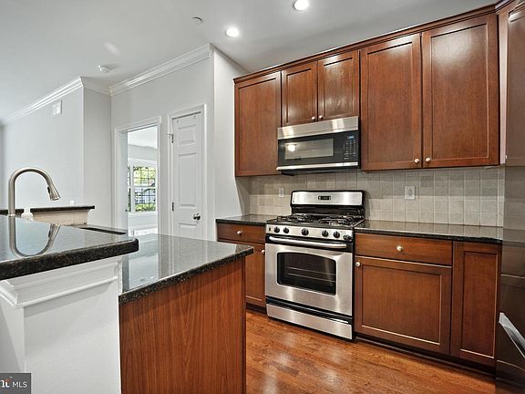 4th image of 500 Admirals Way APT 106