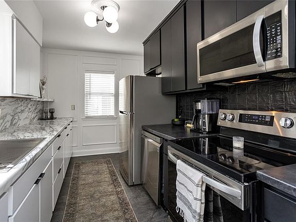 4th image of 1909 46th St